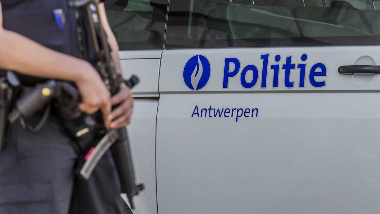 Belgian Police Arrest Seven Dutch Men in Van with Weapons, Suspected Cocaine Link