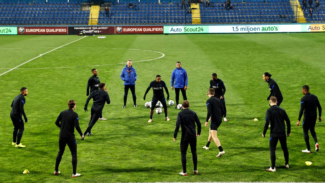 Det oransje laget trente fredag ​​kveld på Podgorica City Stadium.