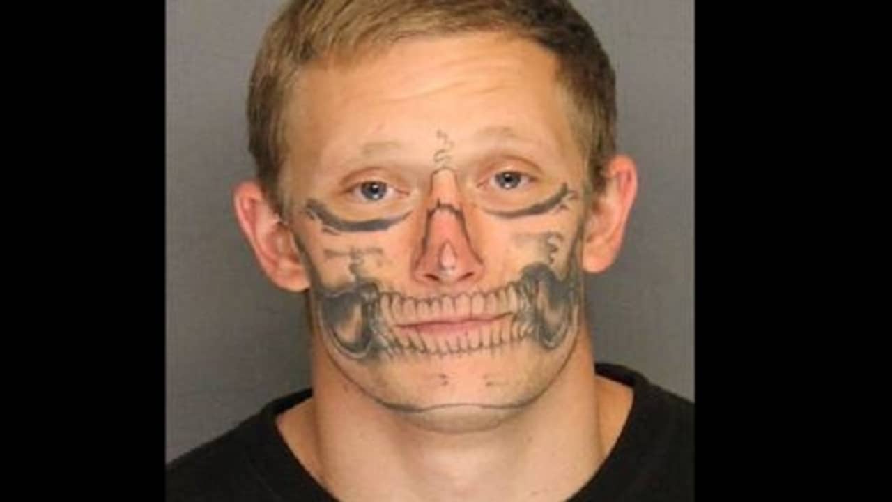 Gevangene met tatoeage schedel op gezicht ontsnapt in Californië | NU - Het laatste nieuws het eerst NU.nl