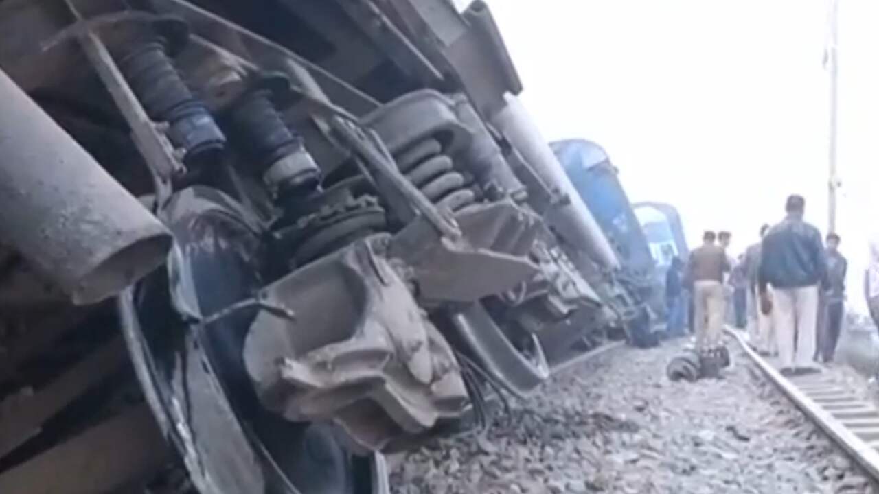 Beeld uit video: Tientallen doden bij treinongeluk India