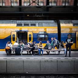 NS laat treinen zaterdag drie minuten niet rijden wegens mishandeling conducteur