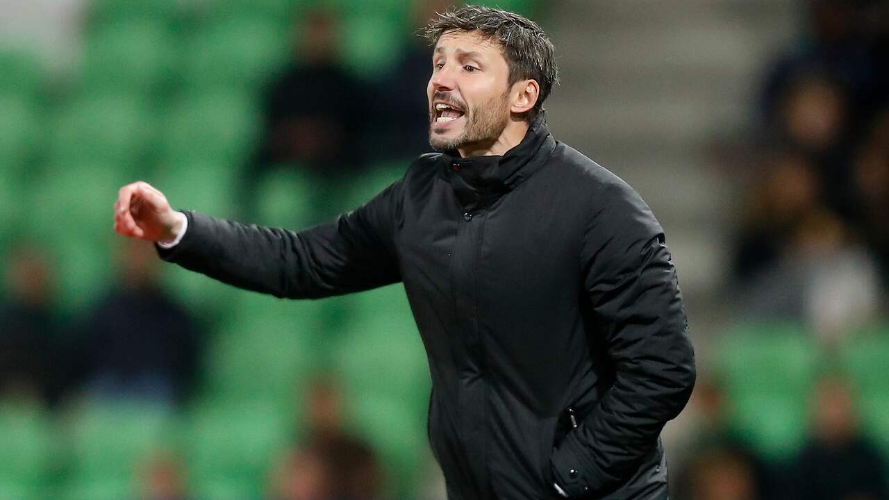 Van Bommel echt kwaad over spel PSV in eerste helft tegen Groningen Voetbal NU