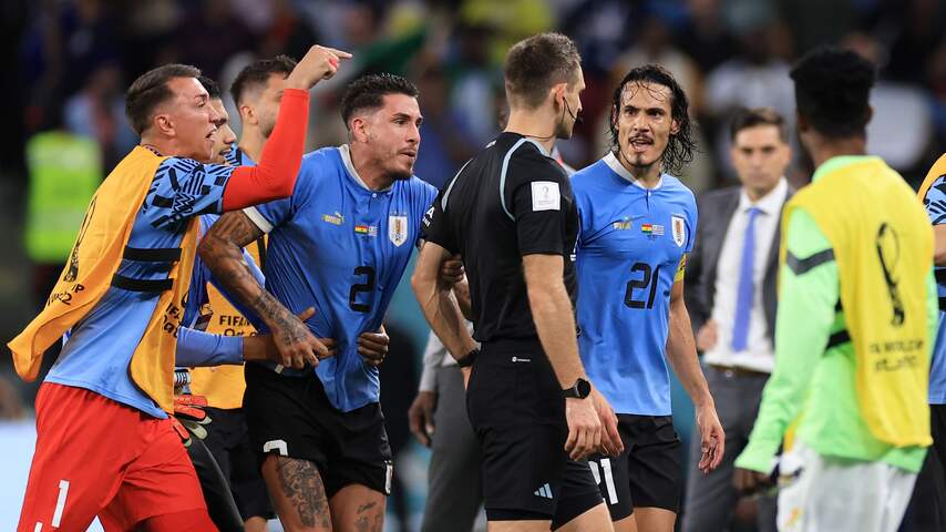 Aardbei Pidgin Cornwall FIFA schorst vier spelers Uruguay na wangedrag op WK in Qatar | Voetbal |  NU.nl