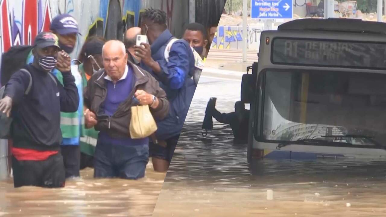 Beeld uit video: Straten in Athene ondergelopen door zware regenval