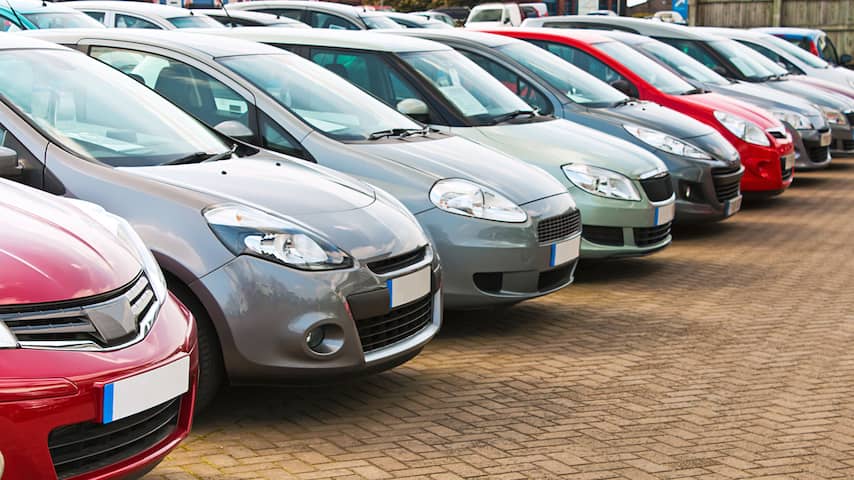 Na een flinke coronadip piekt de verkoop van tweedehands auto's in mei
