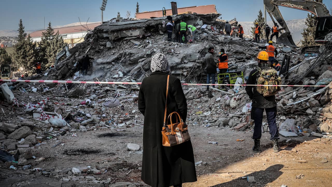 Turkish contractors arrested for buildings that collapsed in earthquakes |  Abroad