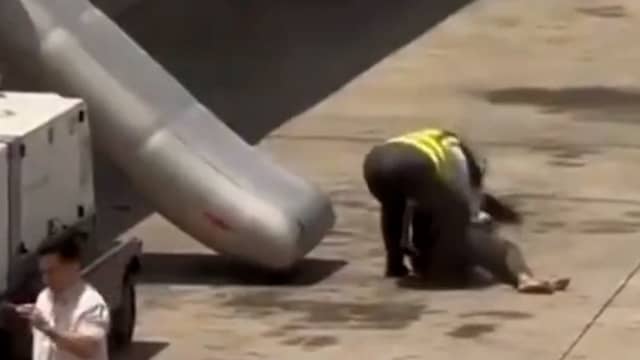 Vliegtuigevacuatie in Venezuela gaat mis: passagiers landen ongelukkig