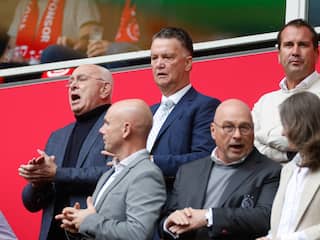 Waarom bestuursraad Ajax het lot van geschorste directeur Kroes bepaalt