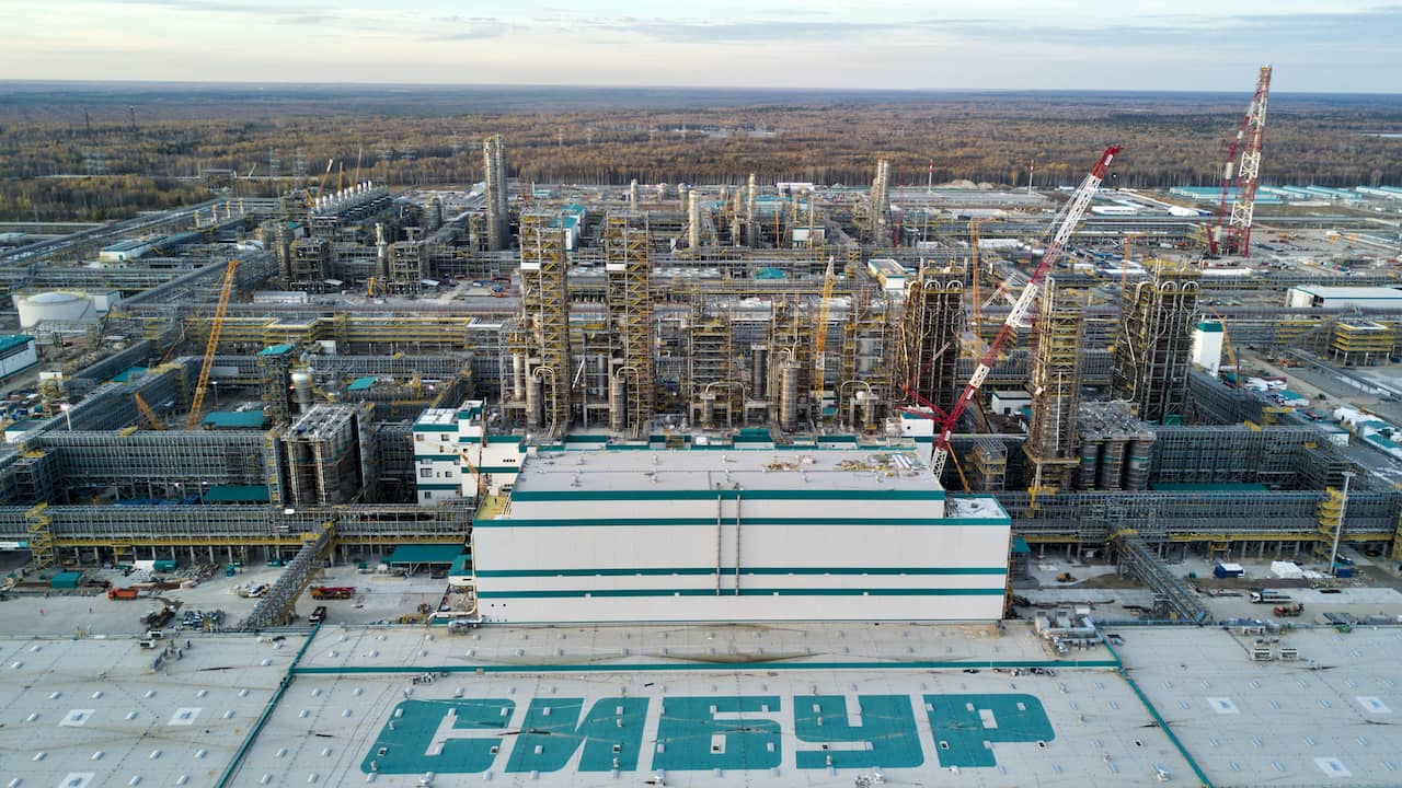 Россия становится крупнейшим поставщиком нефти в Китай  экономика