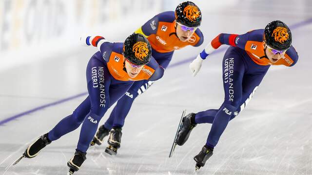 Ireen Wüst, Carlijn Achtereekte en Melissa Wijfje kwamen net tekort voor goud.