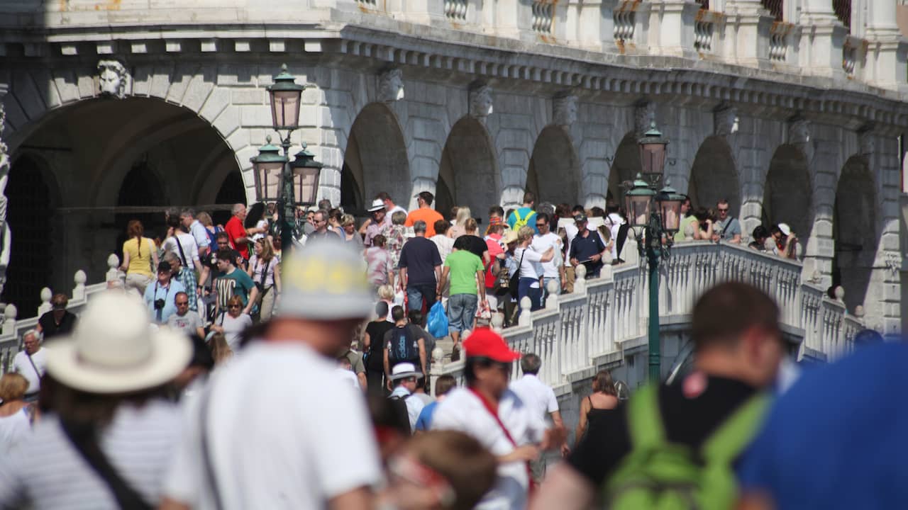 Venice to Introduce Entrance Tickets for Tourists in 2024: Plan to Limit Mass Tourism