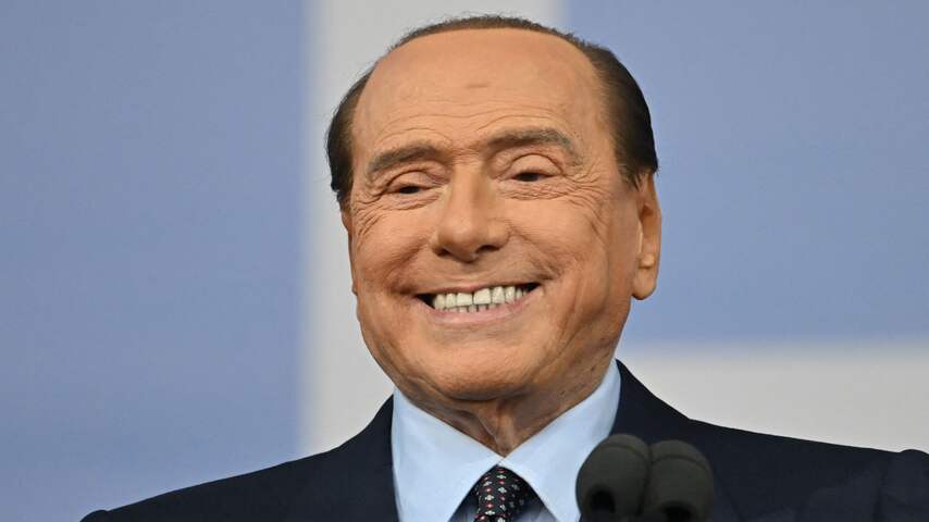 Italiaanse Oud Premier Berlusconi Na Zes Weken Ontslagen Uit Ziekenhuis Buitenland Nunl 9505