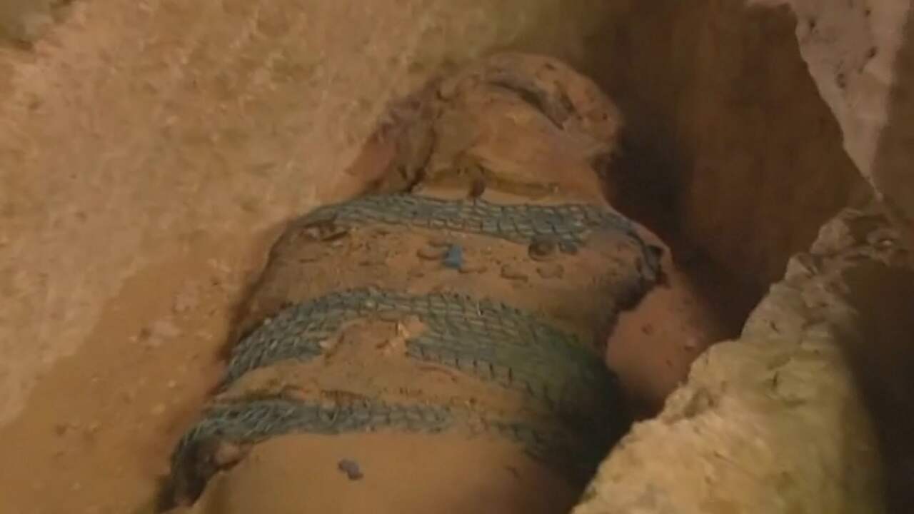 Archeologen ontdekken 2.500 jaar oude mummie in Caïro