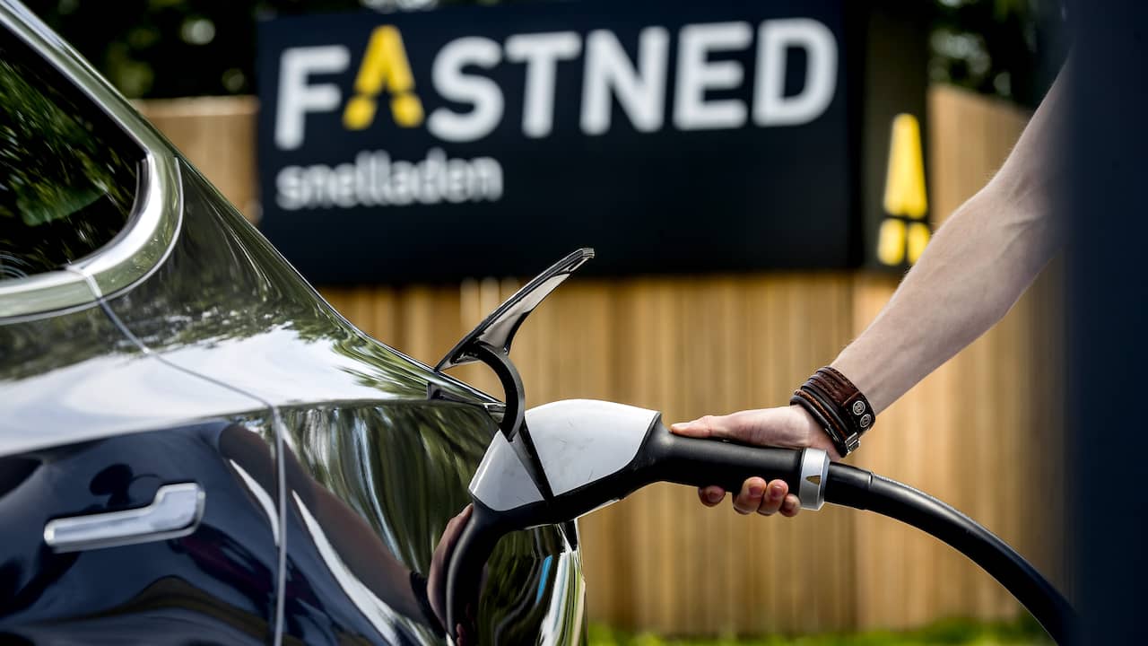 Fastned raises price for fast charging due to high energy prices |  NOW