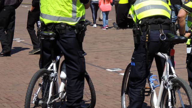 Binnen Drie Jaar Moeten 15.000 Politieagenten Op De Fiets Naar Het Werk ...