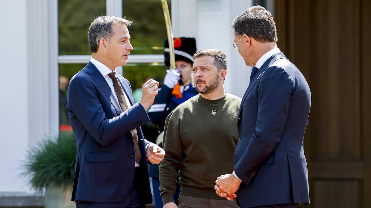 Guarda il video: Zelenskyj parla di Rutte op Catshuis