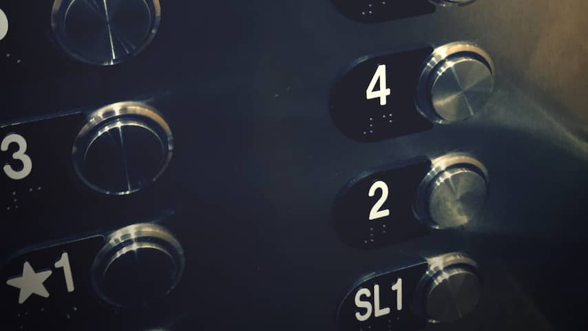 In Portugese lift opgesloten toeristen bellen per ongeluk hulpdiensten VS