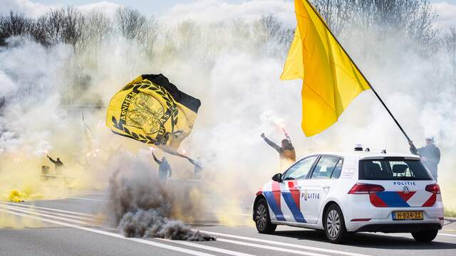 De politie was aanwezig, maar handhaafde niet op het overtreden van de coronaregels.