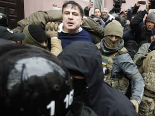 Oud-president Georgië Saakasjvili door aanhangers bevrijd na arrestatie