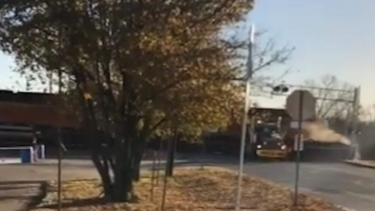Beeld uit video: Trein ramt stilstaande truck in Oklahoma