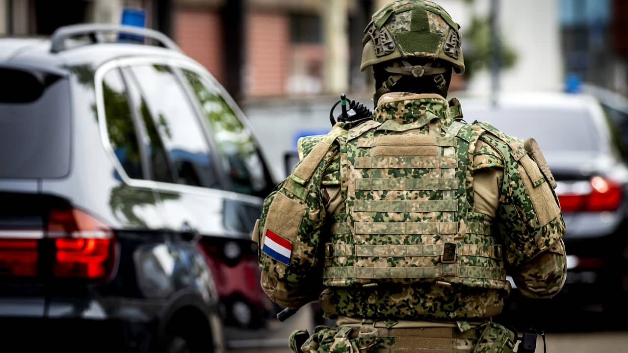 Attent merknaam Voorouder Drie Nederlandse militairen raken gewond bij schietpartij voor hun hotel in  VS | Binnenland | NU.nl