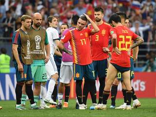 Spaanse kranten fileren nationale ploeg en spreken van einde van generatie