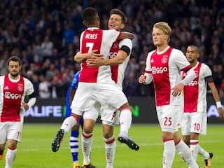 Ajax mede dankzij prachtige treffer Huntelaar langs PEC in Arena