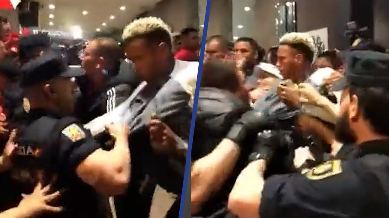Beeld uit video: Spelers van Peru raken slaags met Spaanse politie