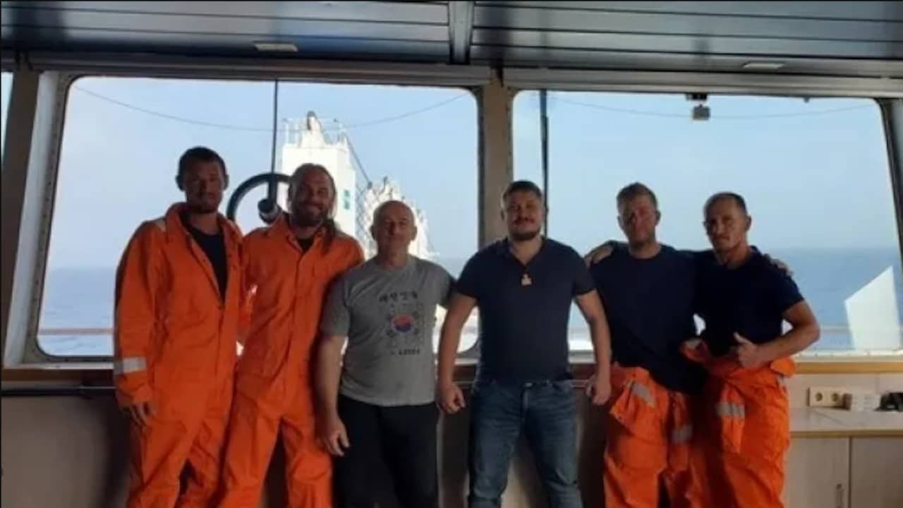 Awak kargo Belanda menyelamatkan empat orang di Samudera Atlantik |  luar negeri