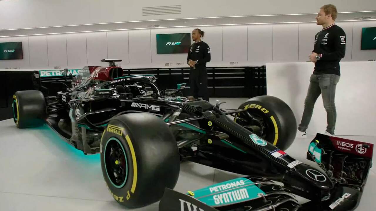 Beeld uit video: Zo ziet de nieuwe Formule 1-auto van Mercedes eruit