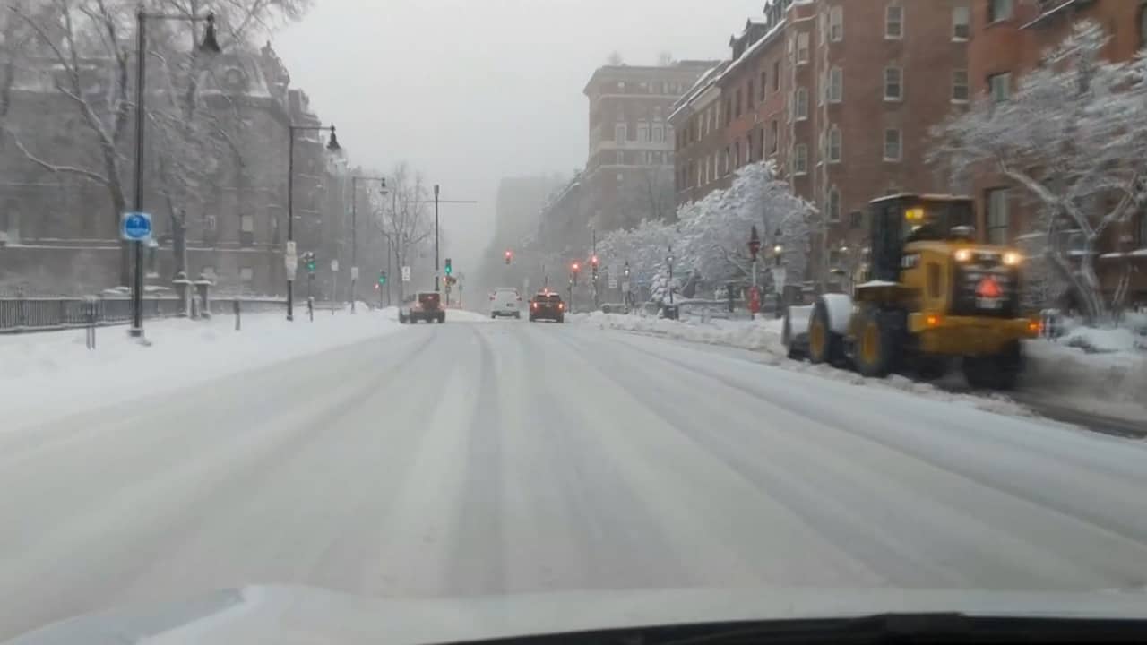 Beeld uit video: Boston opnieuw getroffen door flinke sneeuwval