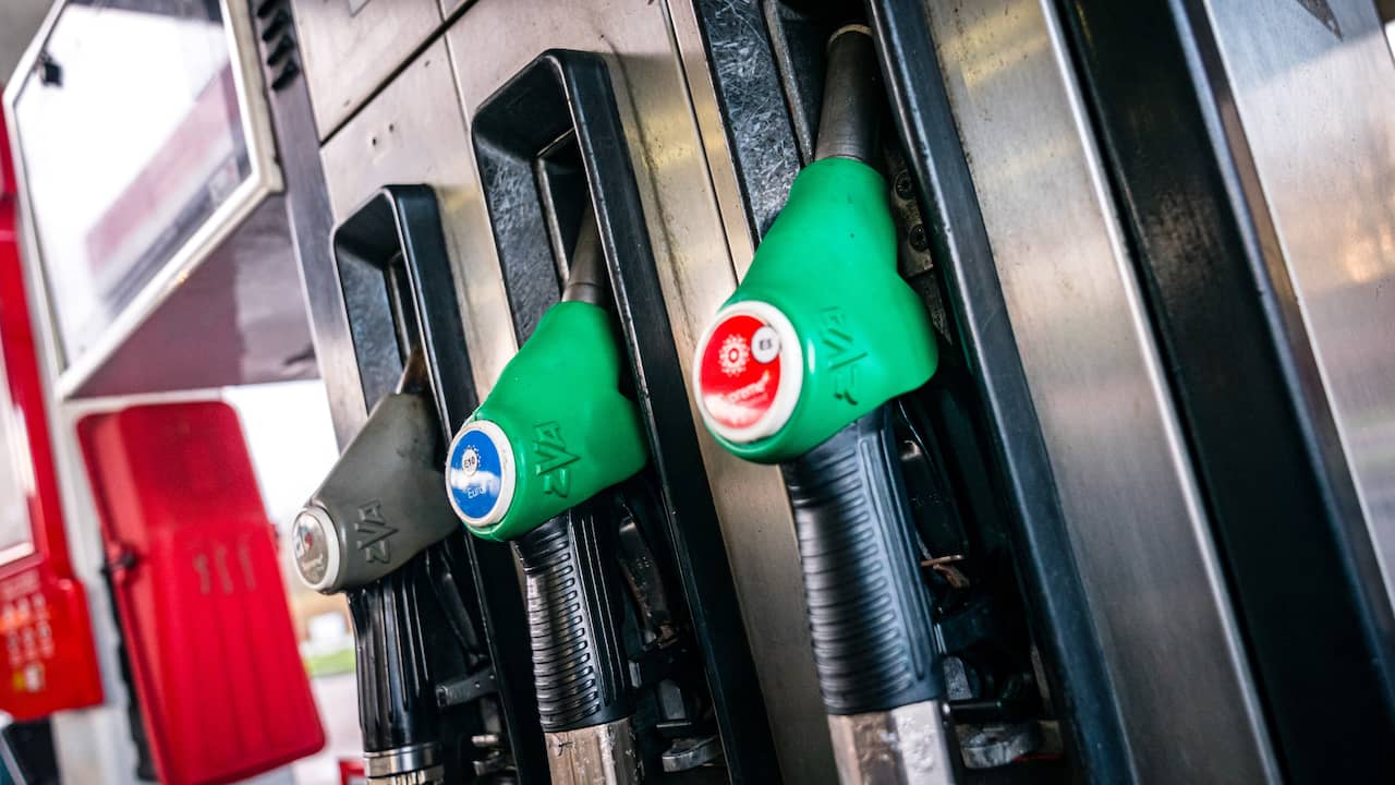 Petrol price falls below 2.30 euros for the first time in more than two months |  NOW