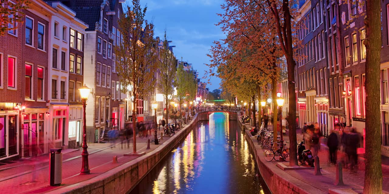 Amsterdam stopt eind oktober met via wifi volgen van passanten op Wallen