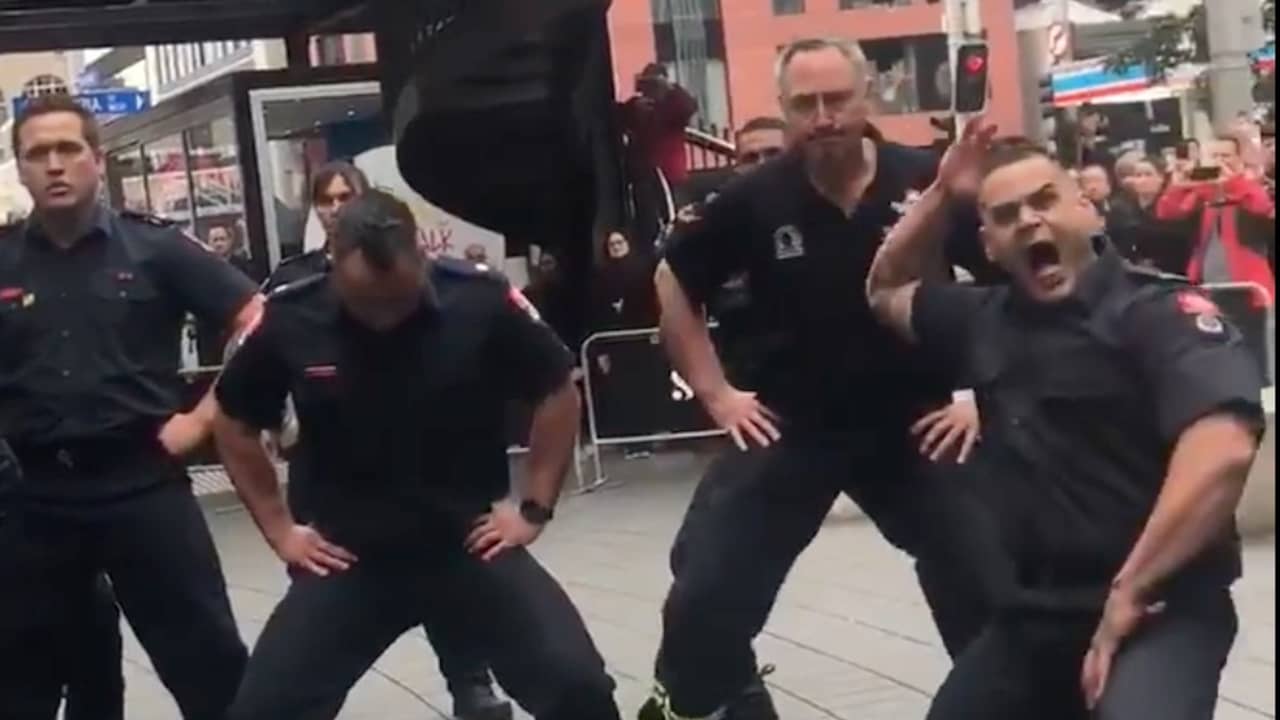 Nieuw-Zeelandse brandweer herdenkt 9/11 met haka