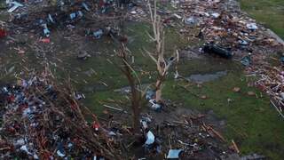 Drone toont immense tornadoschade in Amerikaans dorp