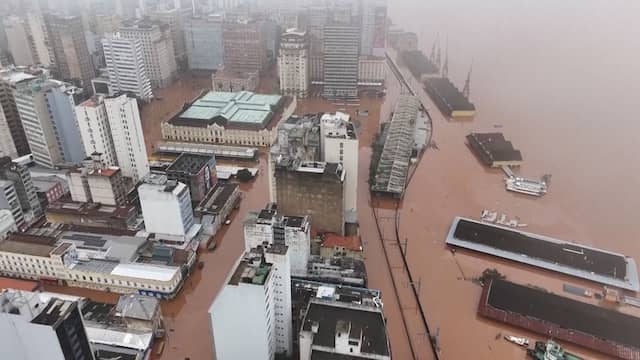 Braziliaanse stad volledig onder water gelopen door overstromingen