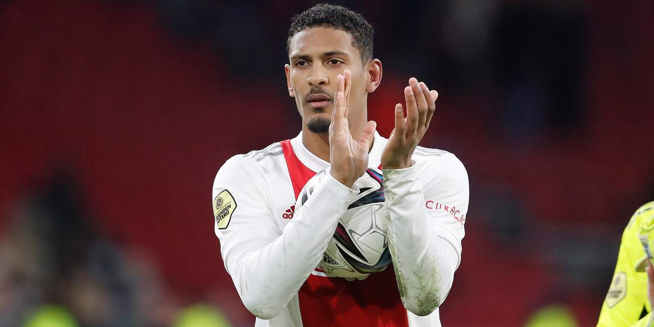 Haller arriveert in Dortmund om transfer af te ronden