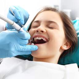 Zorgoverstappers beknibbelen op tandverzekering en verhogen eigen risico