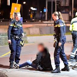 Video | Persfotograaf filmt eigen mishandeling tijdens werk in Den Haag