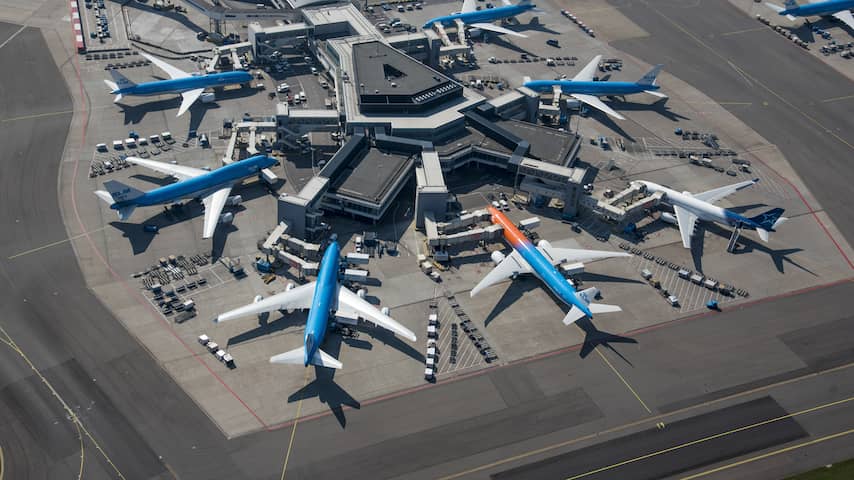 Omstreden Schiphol-rapport toont nut van vliegbelasting, maar spaart KLM nog