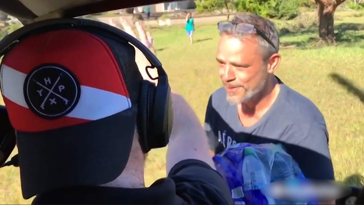 Beeld uit video: Helikopter helpt geïsoleerde familie in Florida na orkaan