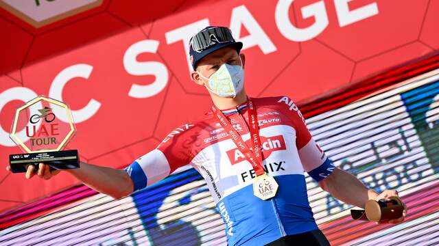 Mathieu van der Poel op een voor hem bekende plek: het podium.
