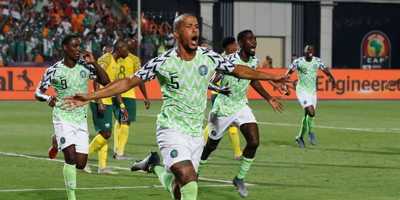 Troost-Ekong leidt Nigeria met late treffer naar halve finales Afrika Cup