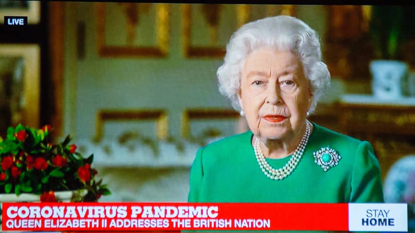 Koningin Elizabeth spreekt Britse volk toe: 'Betere dagen komen'