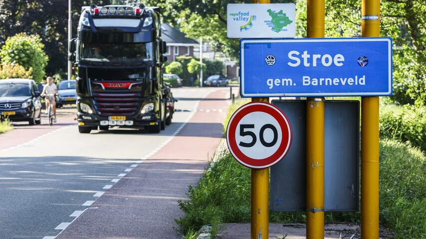 Verkeersmaatregelen in Stroe vanwege boerenprotest, scholen sluiten deuren