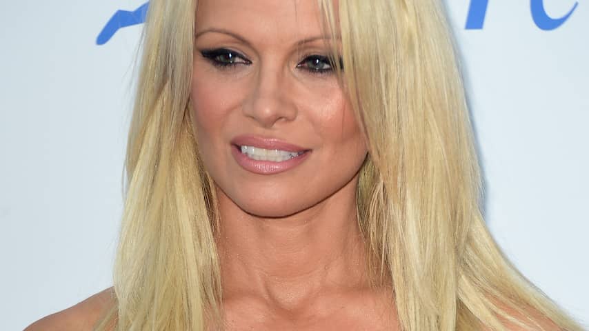 Pamela Anderson genezen van hepatitis C