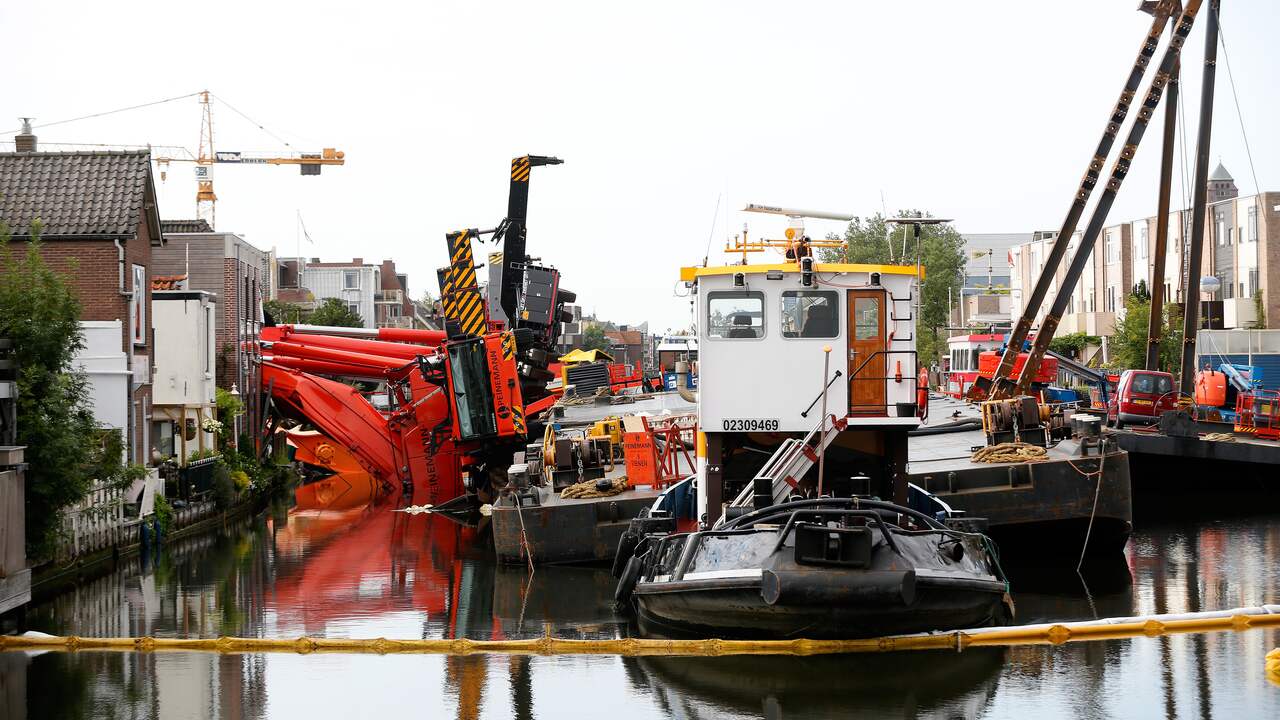 Bouwkranen in Alphen vallen om bij plaatsing brugdeel