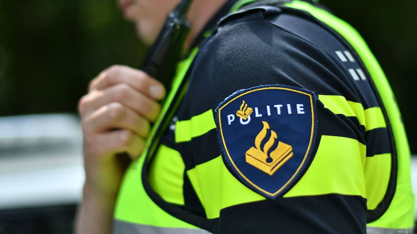 Politie haalt Almeloër (23) die 850 kilo zwaar vuurwerk vervoert van de  weg: 'Levensgevaarlijk', Almelo