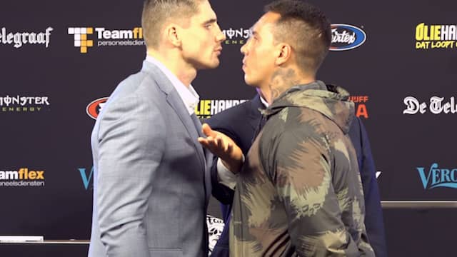 Rico Verhoeven en uitdager Guto Inocente houden staredown in ArenA