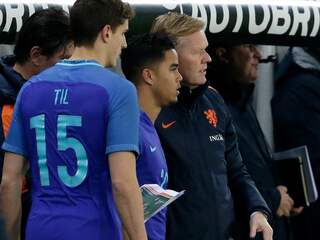 Kluivert enorm trots dat hij met Oranje-debuut in voetsporen vader treedt
